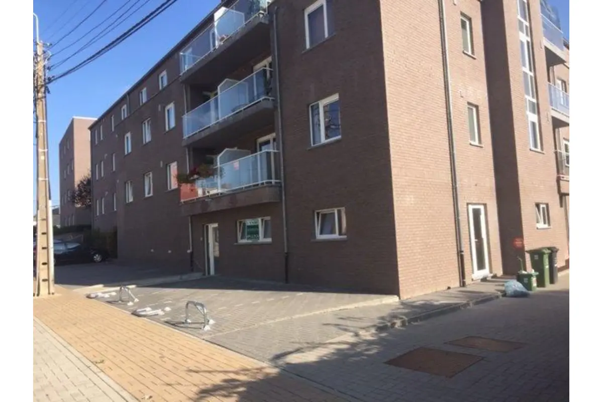 Commerce à vendre à Waremme 4300 110000.00€  chambres m² - annonce 1483