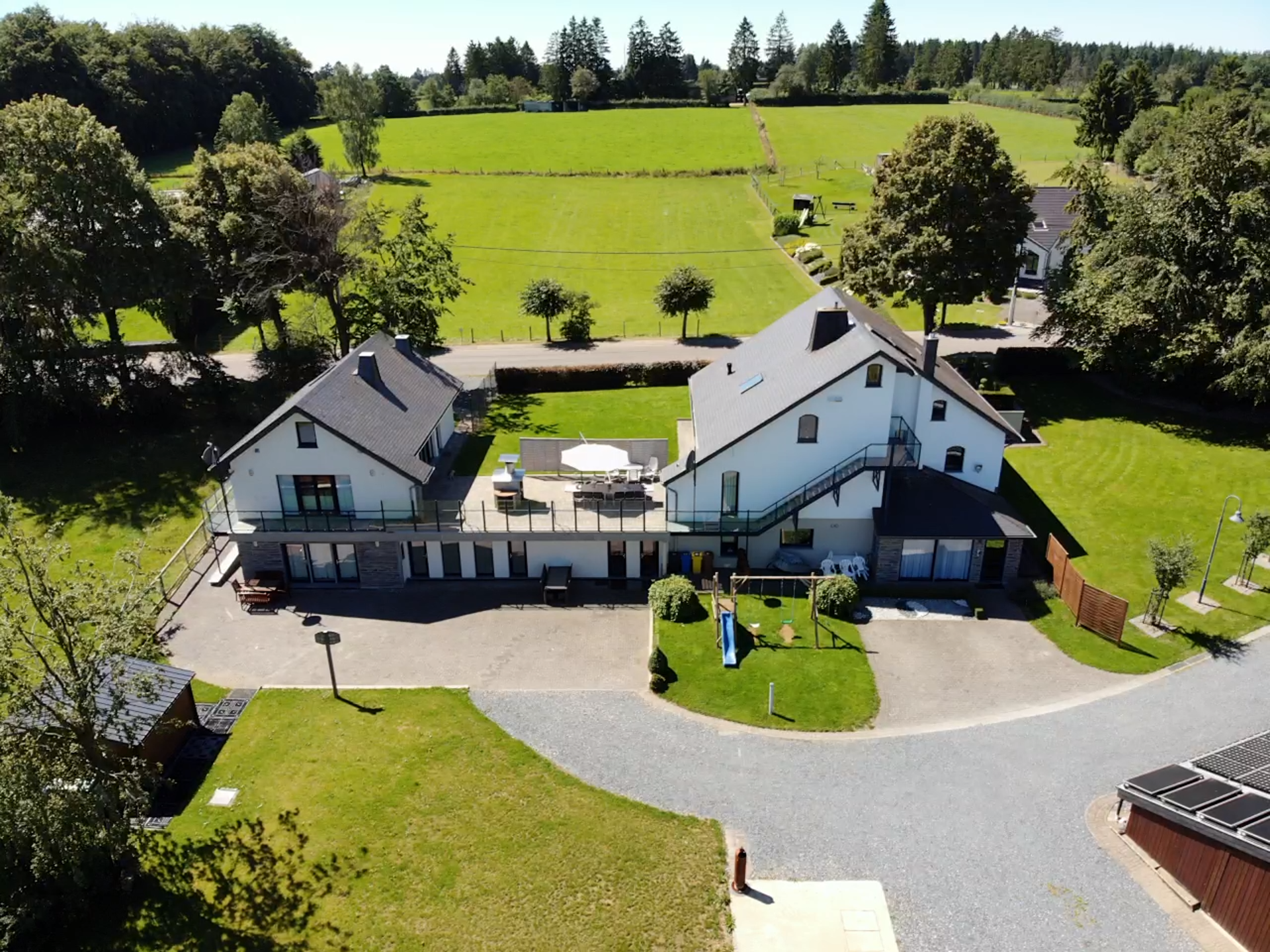 Villa à vendre à Butgenbach 4750 1195000.00€ 10 chambres 600.00m² - annonce 913490