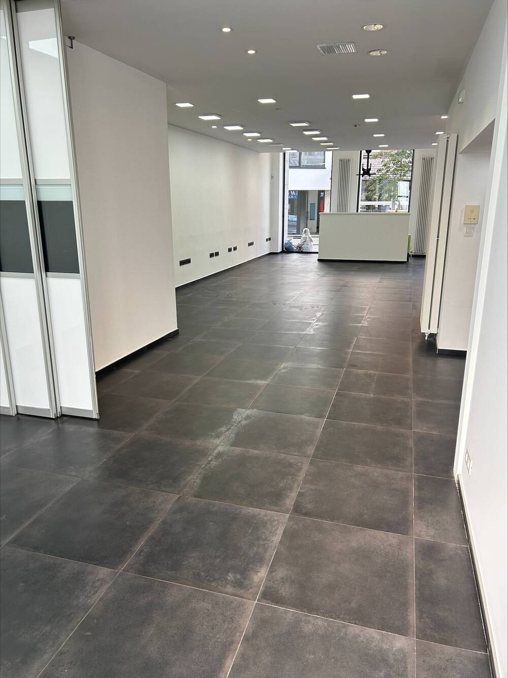 Commerce à à Verviers 4800 850.00€ 0 chambres m² - annonce 11424