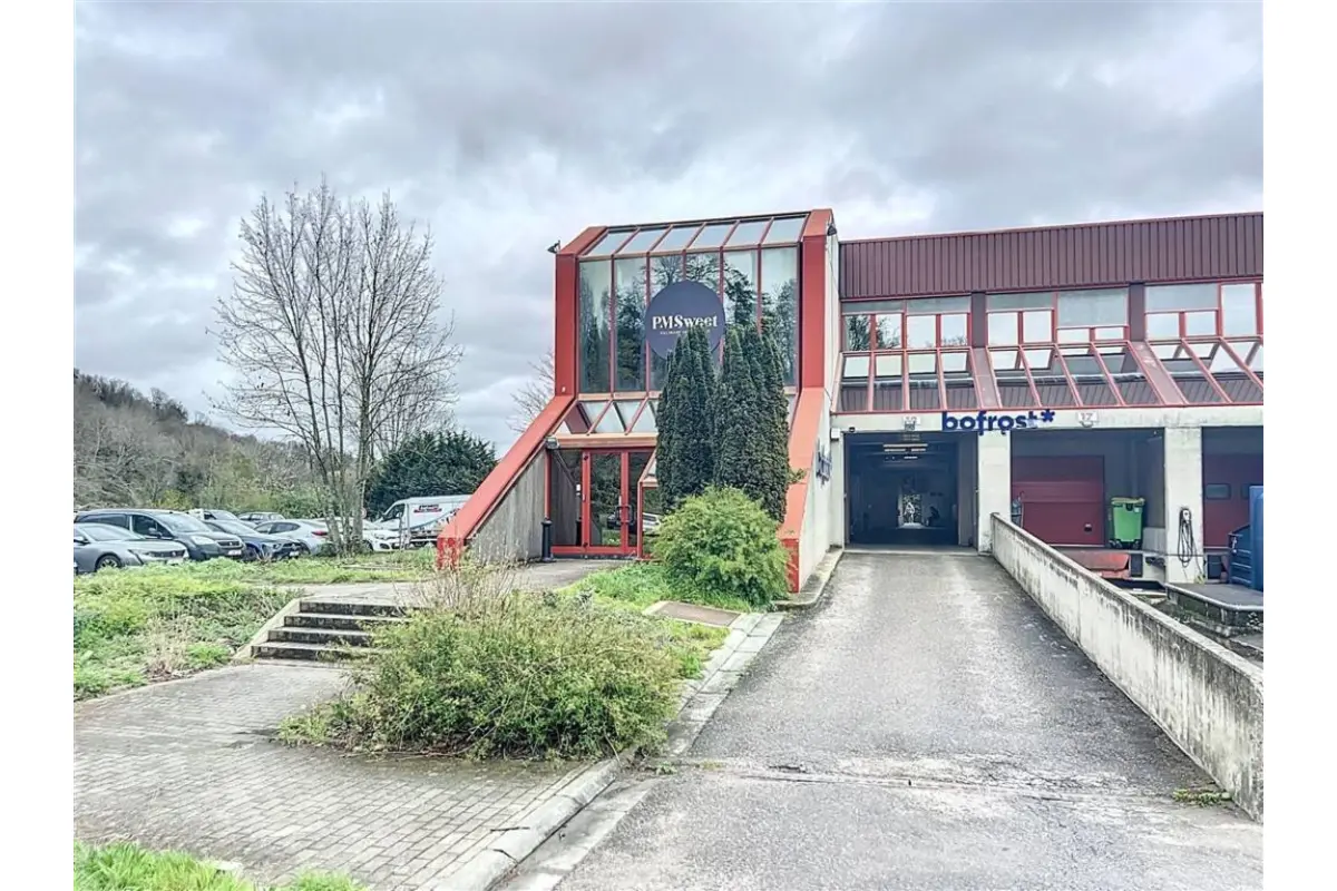 Commerce à louer à Vivegnis 4683 4000.00€  chambres 617.00m² - annonce 304854