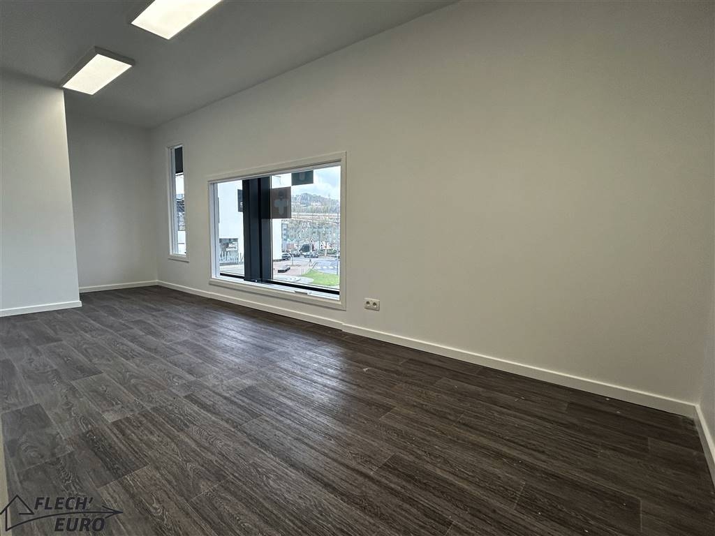Commerce à louer à Verviers 4800 100.00€ chambres m² - annonce 412084