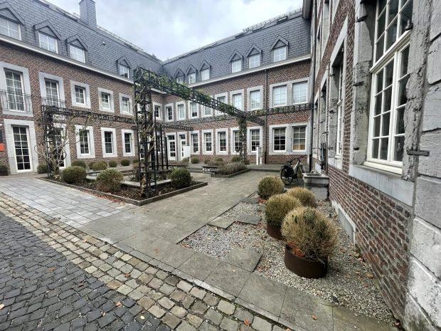 Commerce à louer à Eupen 4700 3500.00€ chambres m² - annonce 422506