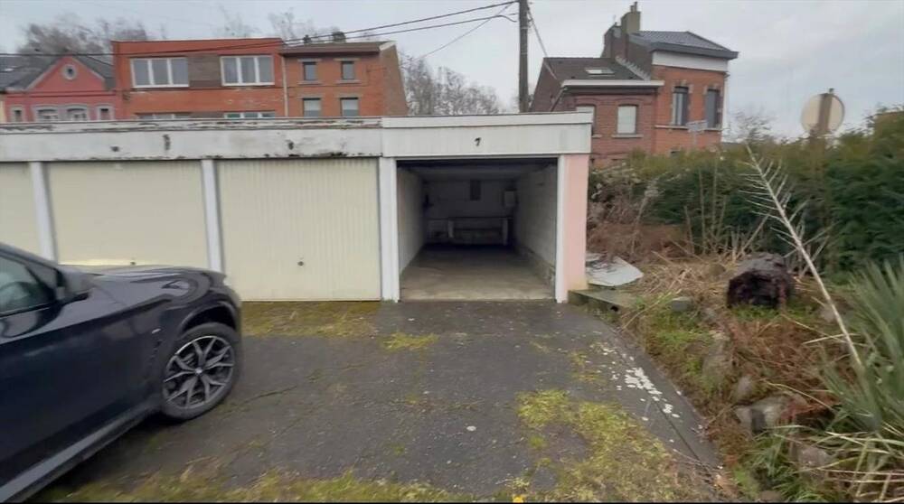 Parking / garage à louer à Vaux-sous-Chèvremont 4051 150.00€ chambres m² - annonce 429211