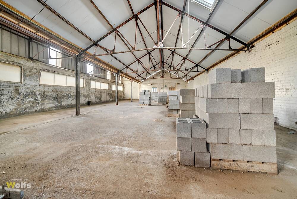Commerce à vendre à Jemeppe-sur-Meuse 4101 245000.00€ chambres 670.00m² - annonce 448527