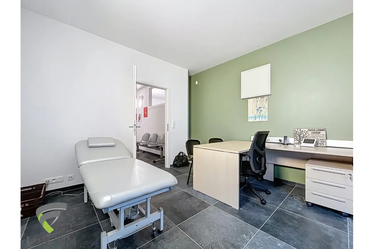 Commerce à louer à Saint-Nicolas 4420 750.00€  chambres 20.00m² - annonce 476168