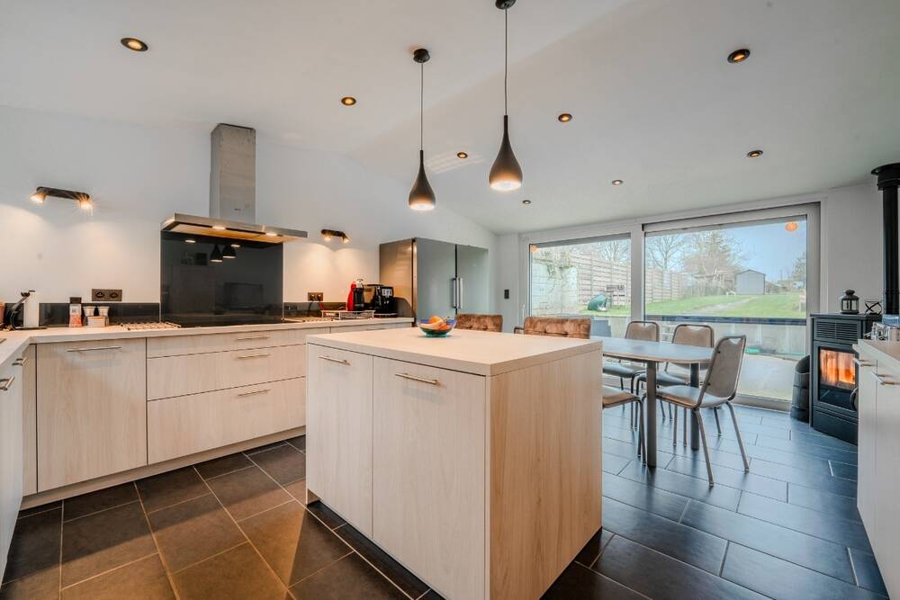 Maison à vendre à Neuville-en-Condroz 4121 285000.00€ 3 chambres 198.00m² - annonce 497804