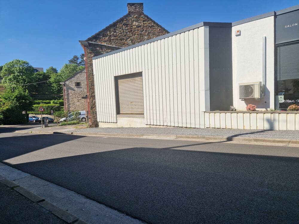 Parking / garage à louer à Moha 4520 300.00€ chambres m² - annonce 521834
