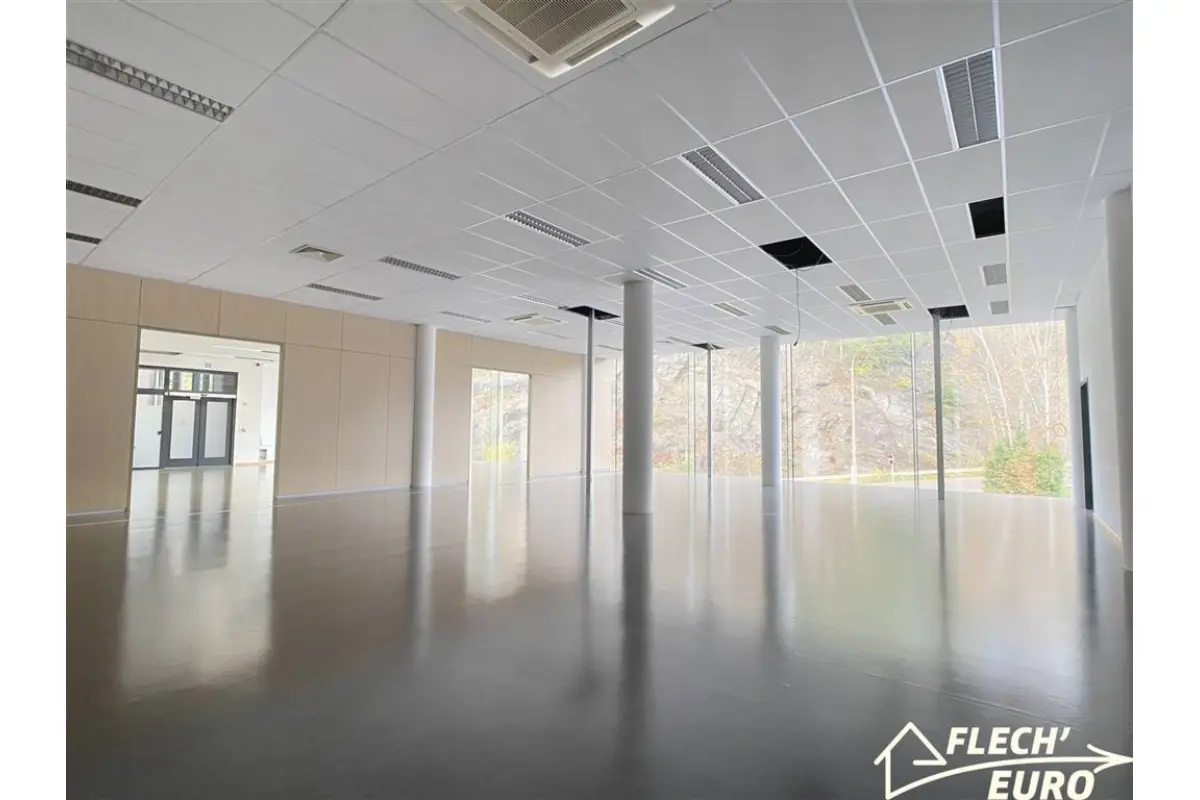 Commerce à louer à Verviers 4800 3800.00€  chambres m² - annonce 546761