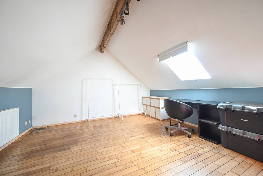 Immeuble de rapport - Immeuble à appartement à vendre à Huy 4500 249000.00€ 4 chambres 185.00m² - annonce 563998