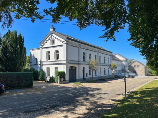 Maison à vendre à Walhorn 4711 580000.00€ 9 chambres 364.00m² - annonce 568154