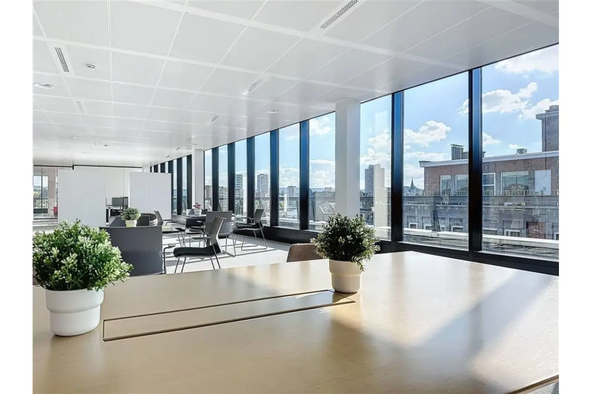 Commerce à louer à Liège 4000 4380.00€  chambres 300.00m² - annonce 599171