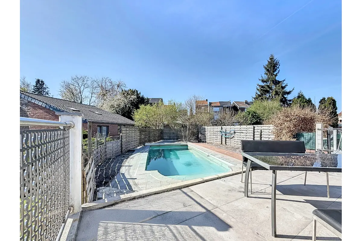 Appartement à vendre à Saint-Nicolas 4420 264000.00€ 3 chambres 105.00m² - annonce 612172