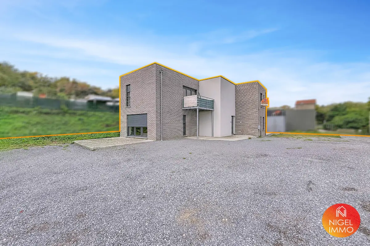 Immeuble mixte à vendre à Jemeppe-sur-Meuse 4101 339000.00€ 4 chambres 211.00m² - annonce 621956