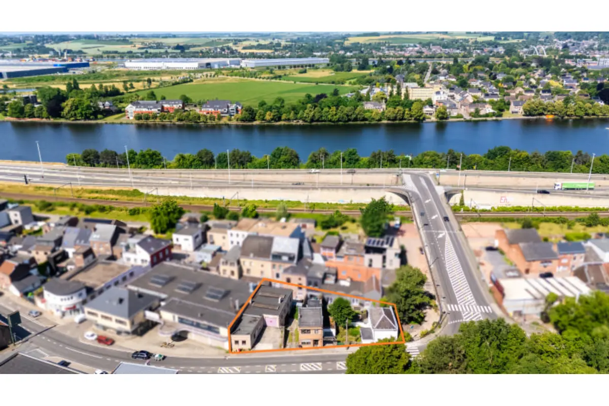 Commerce à vendre à Visé 4600 545000.00€ 5 chambres 544.00m² - annonce 625088