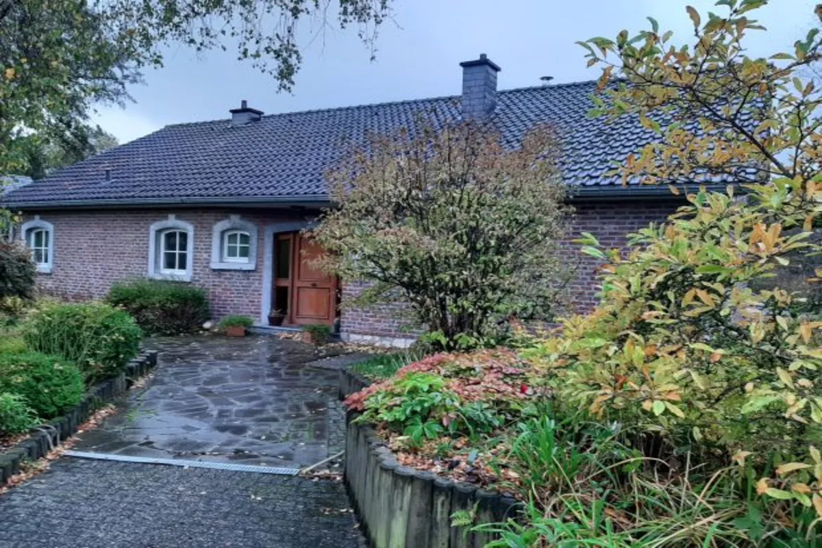 Maison à louer à Hergenrath 4728 1200.00€ 4 chambres 272.00m² - annonce 637626