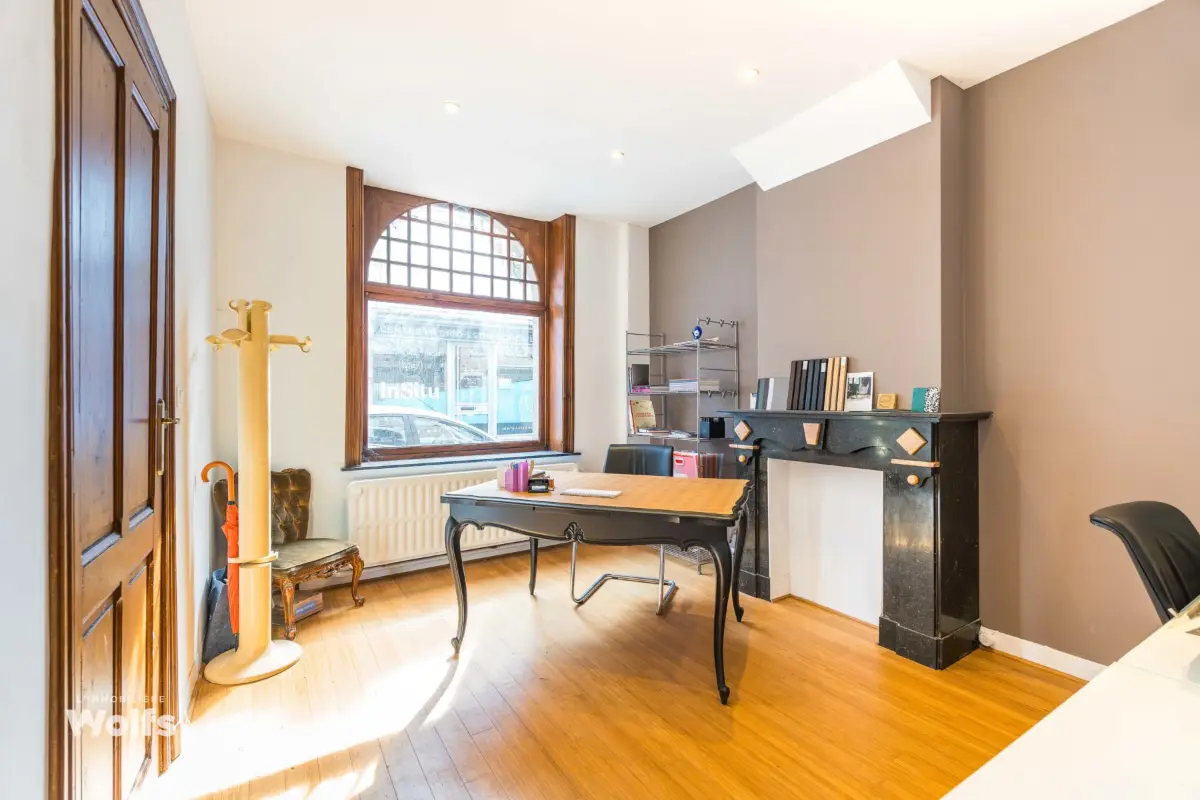 Commerce à vendre à Visé 4600 320000.00€  chambres 251.00m² - annonce 638667