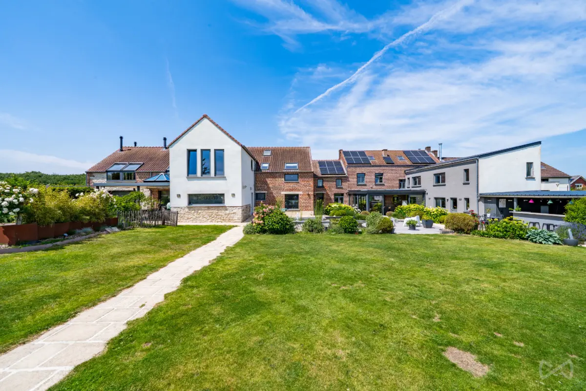 Maison à  à Mélin 1370 1250000.00€ 6 chambres 625.00m² - annonce 640544