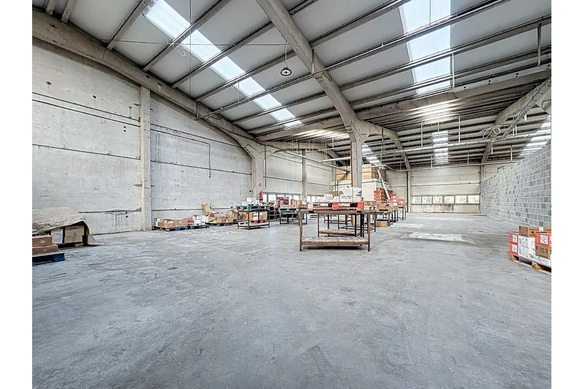 Commerce à louer à Ferrières 4190 1550.00€  chambres 310.00m² - annonce 645398