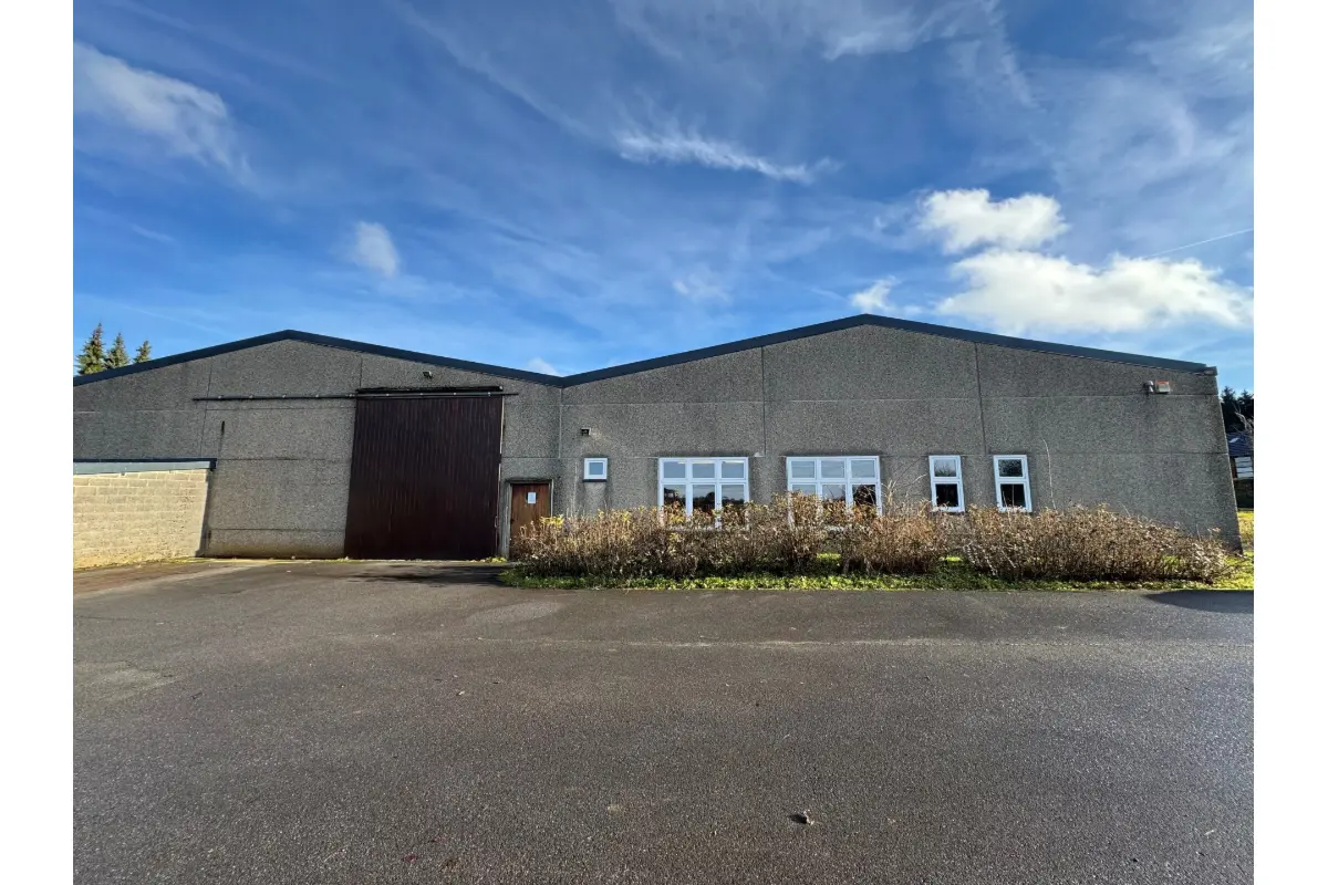 Commerce à louer à Ferrières 4190 1550.00€  chambres 310.00m² - annonce 645398