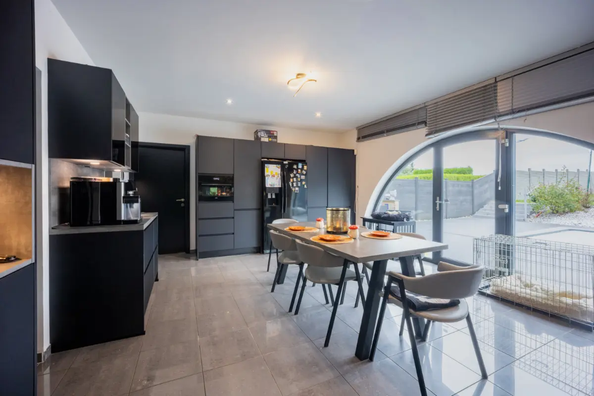 Maison à vendre à Grâce-Hollogne 4460 599000.00€ 3 chambres 425.00m² - annonce 648849