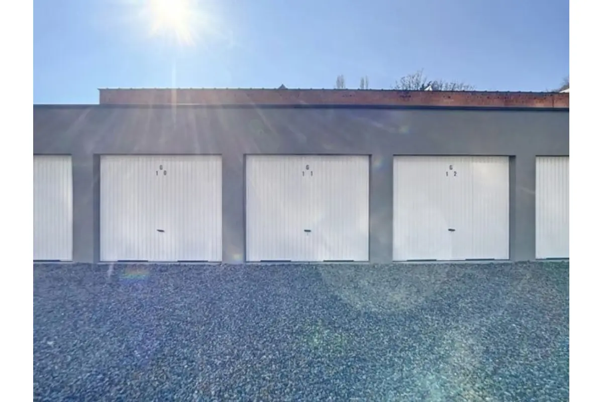 Parking / garage à louer à Herstal 4040 100.00€  chambres m² - annonce 652414