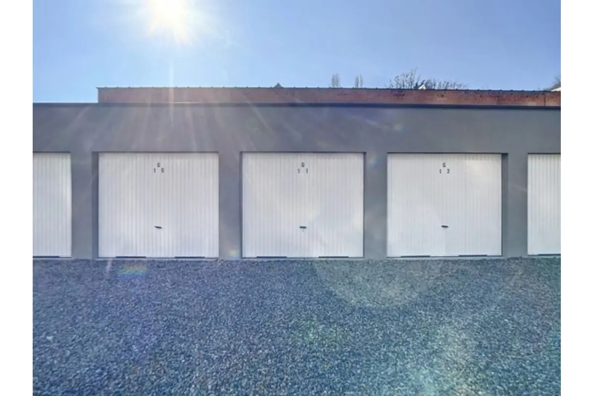 Parking / garage à louer à Herstal 4040 100.00€  chambres m² - annonce 652414