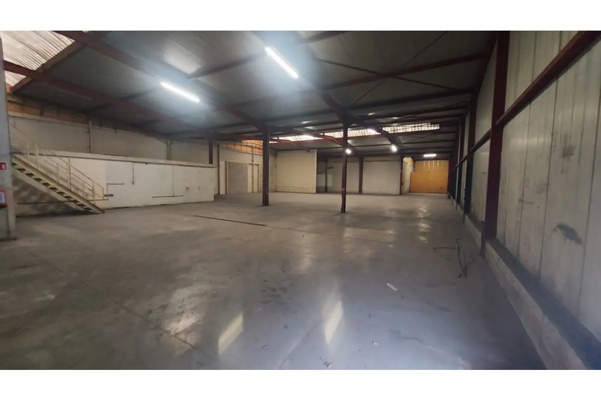 Commerce à  à Grâce-Hollogne 4460 2625.00€  chambres 700.00m² - annonce 655804