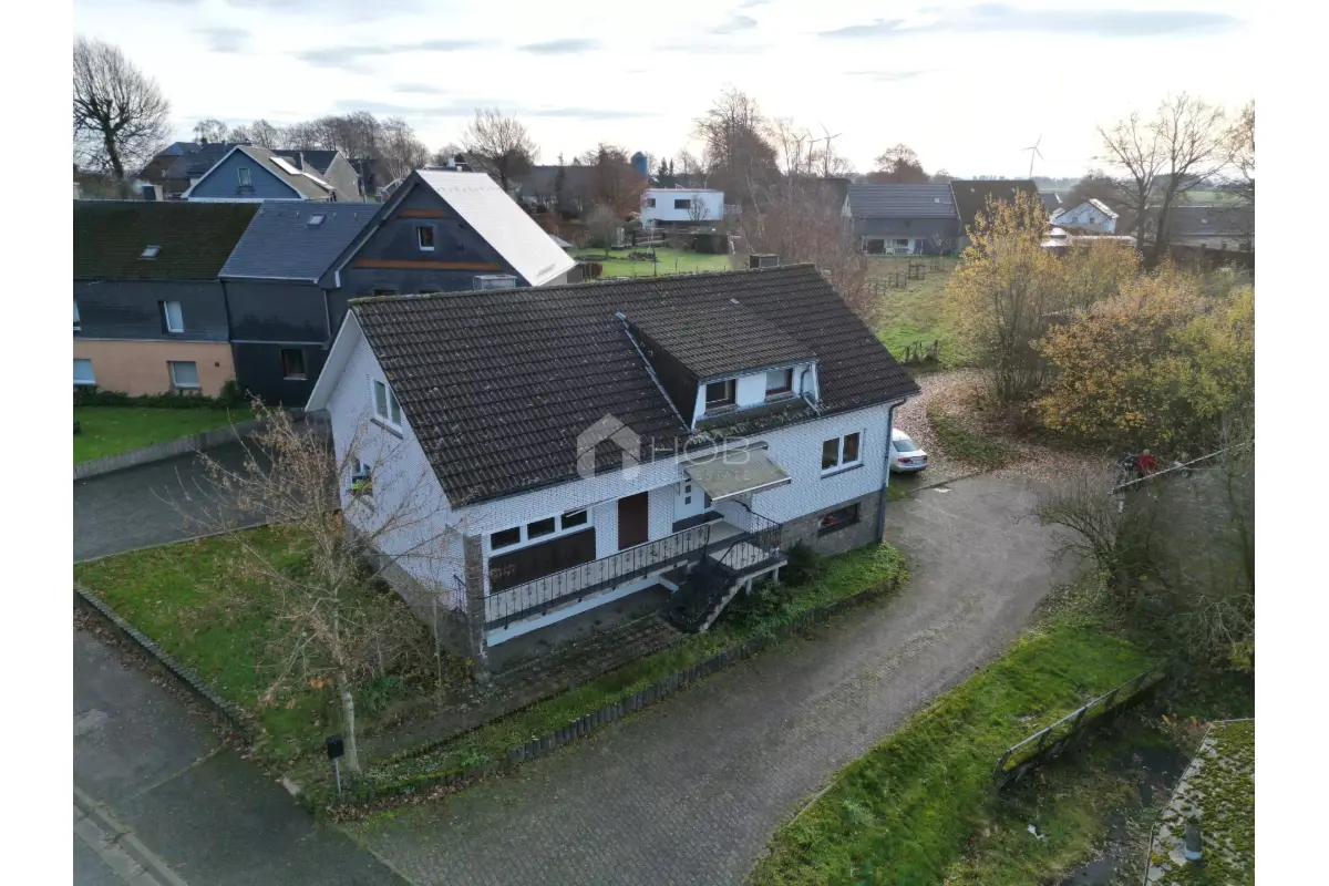 Maison à vendre à Butgenbach 4750 225000.00€ 6 chambres 175.65m² - annonce 658323
