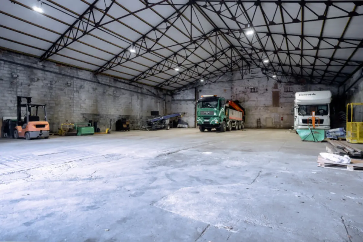 Commerce à vendre à Vivegnis 4683 980000.00€  chambres 1500.00m² - annonce 657631