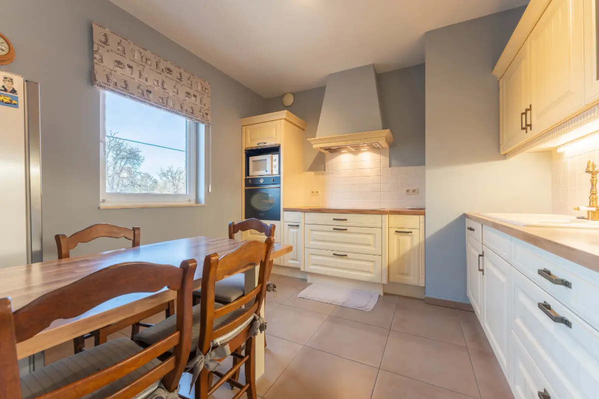 Appartement à vendre à Waremme 4300 70000.00€ 4 chambres 190.00m² - annonce 676270