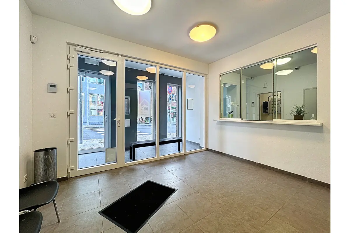 Commerce à louer à Waremme 4300 1600.00€ 0 chambres 121.00m² - annonce 681541