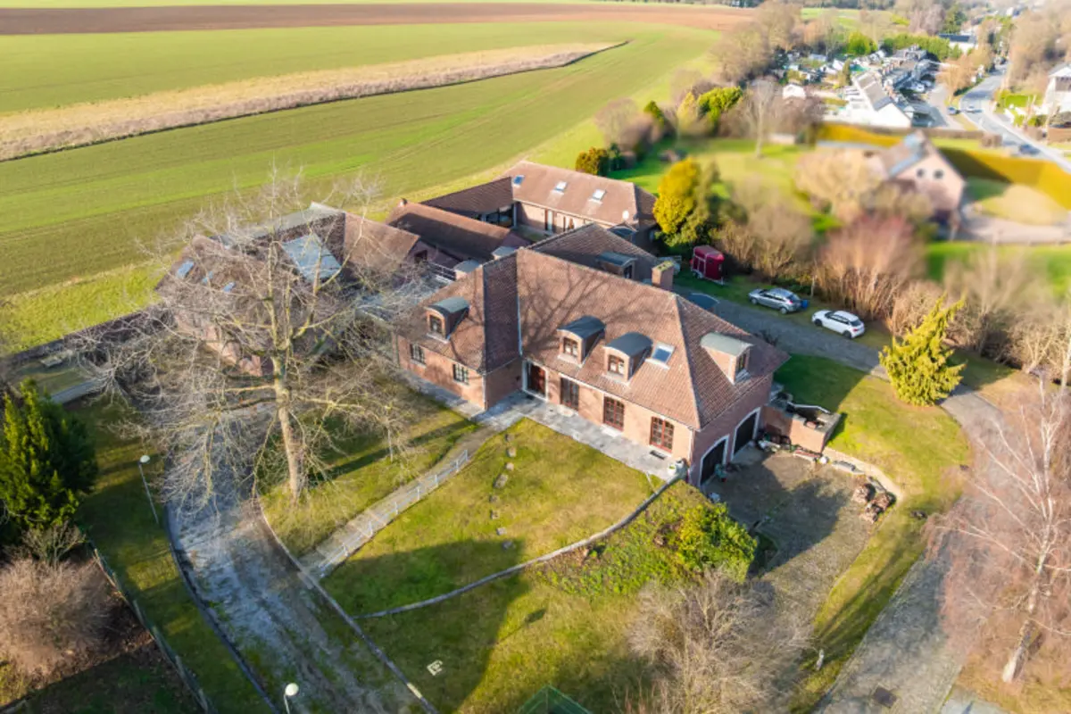 Maison à vendre à Houtain-Saint-Siméon 4682 1150000.00€ 24 chambres 1250.00m² - annonce 687705