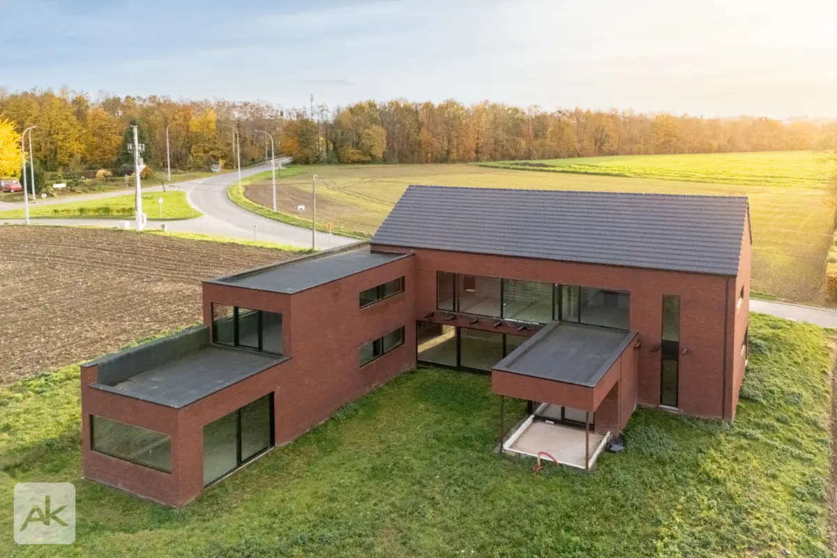 Villa à vendre à Saint-Georges-sur-Meuse 4470 595000.00€ 5 chambres 500.00m² - annonce 687912