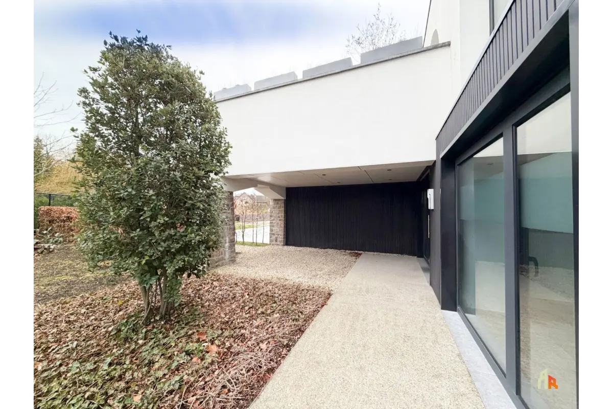 Commerce à louer à Embourg 4053 400.00€ 0 chambres 21.00m² - annonce 690048