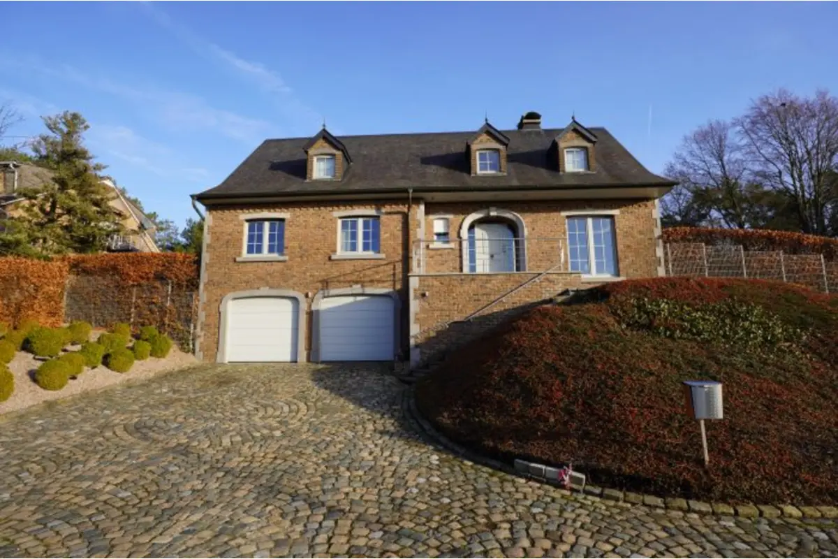 Maison à louer à La Calamine 4720 1600.00€ 3 chambres 243.00m² - annonce 690006