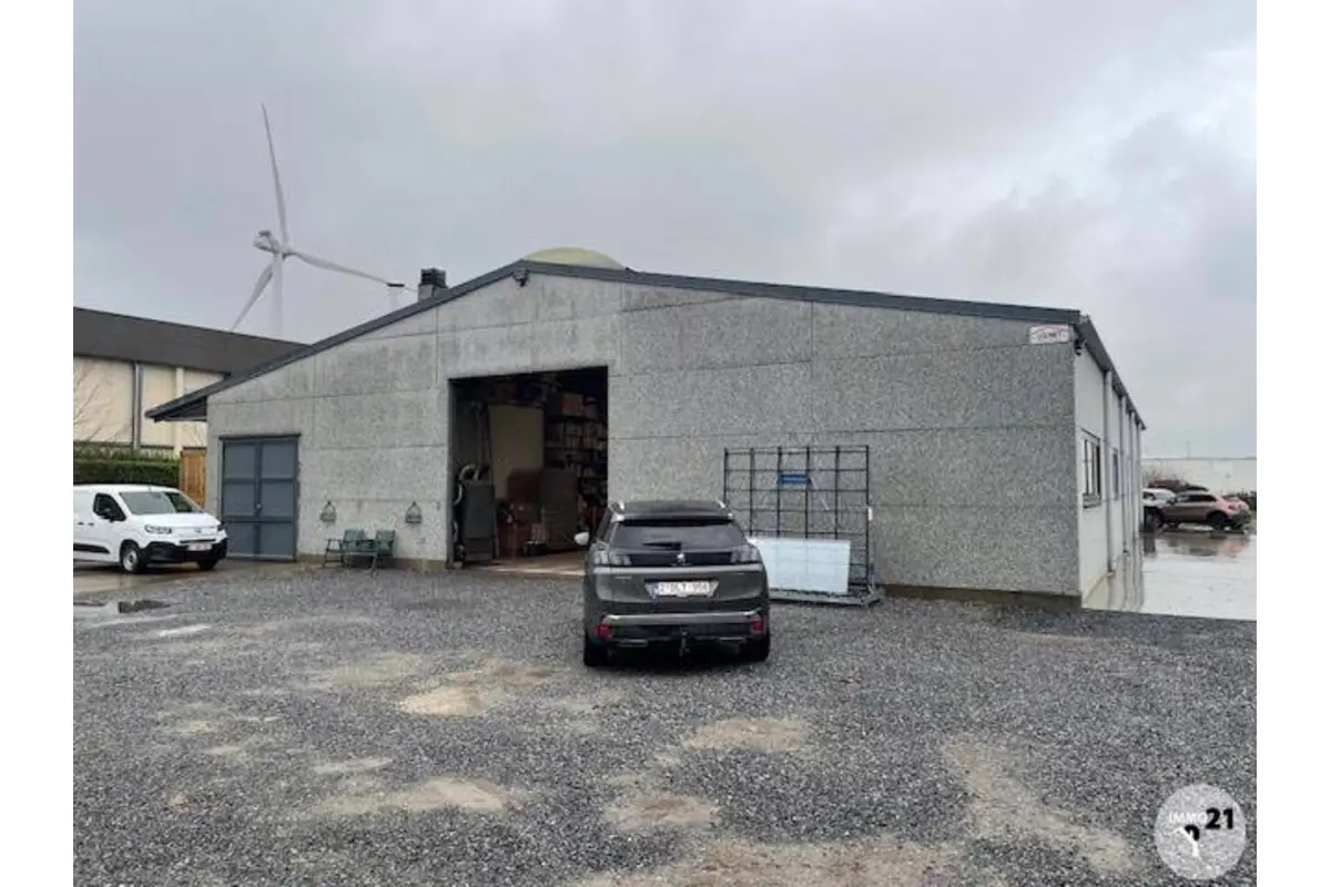 Commerce à louer à Villers-le-Bouillet 4530 760.00€  chambres 300.00m² - annonce 691649