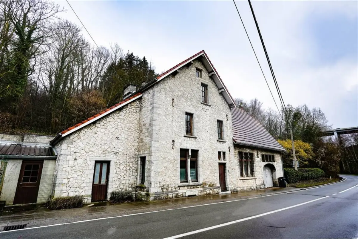 Maison à louer à Huccorgne 4520 850.00€ 3 chambres 216.00m² - annonce 705555