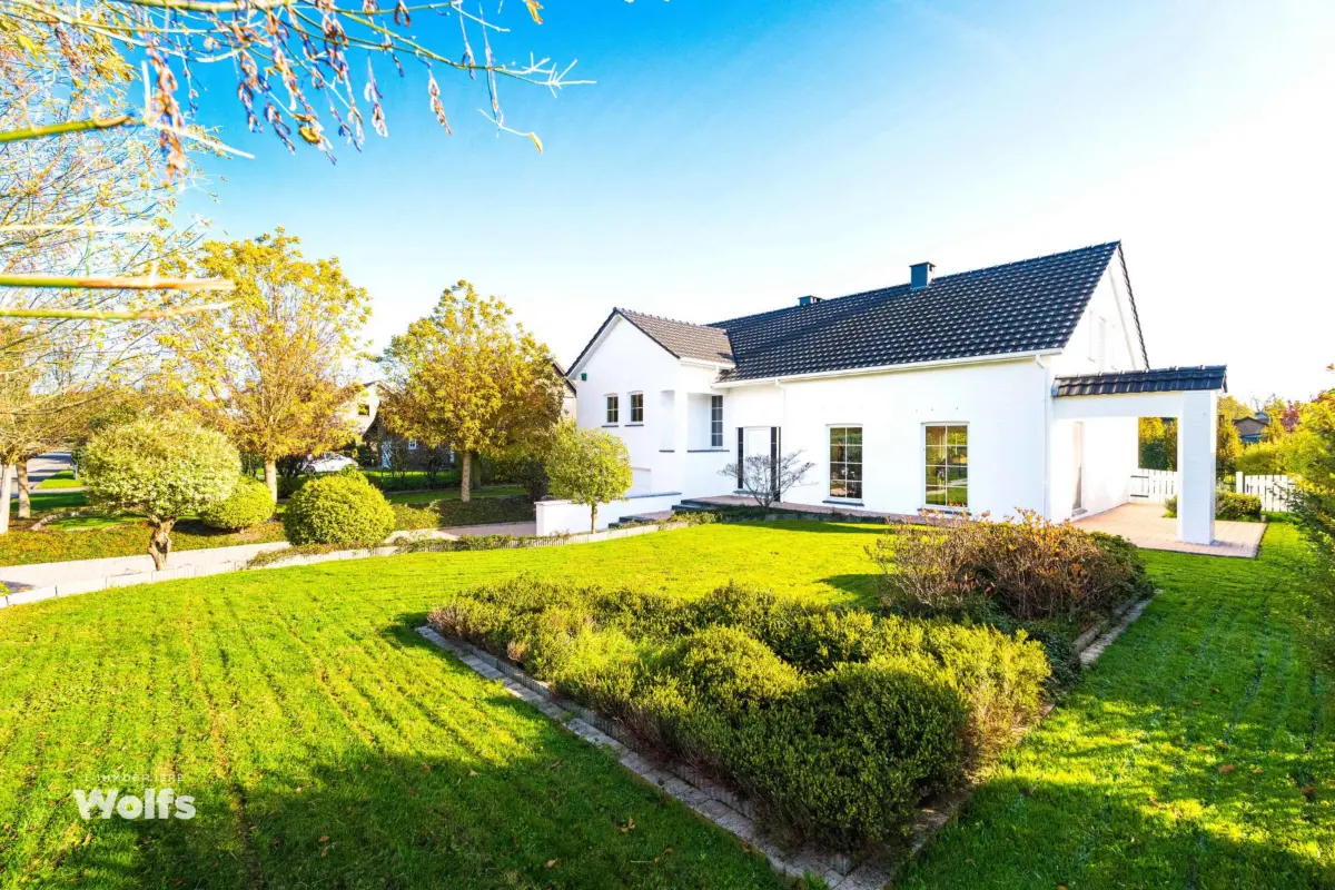 Villa à  à Villers-l'Evèque 4340 645000.00€ 4 chambres 325.00m² - annonce 708763