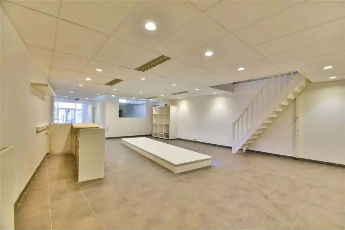 Commerce à louer à Huy 4500 700.00€  chambres m² - annonce 713541