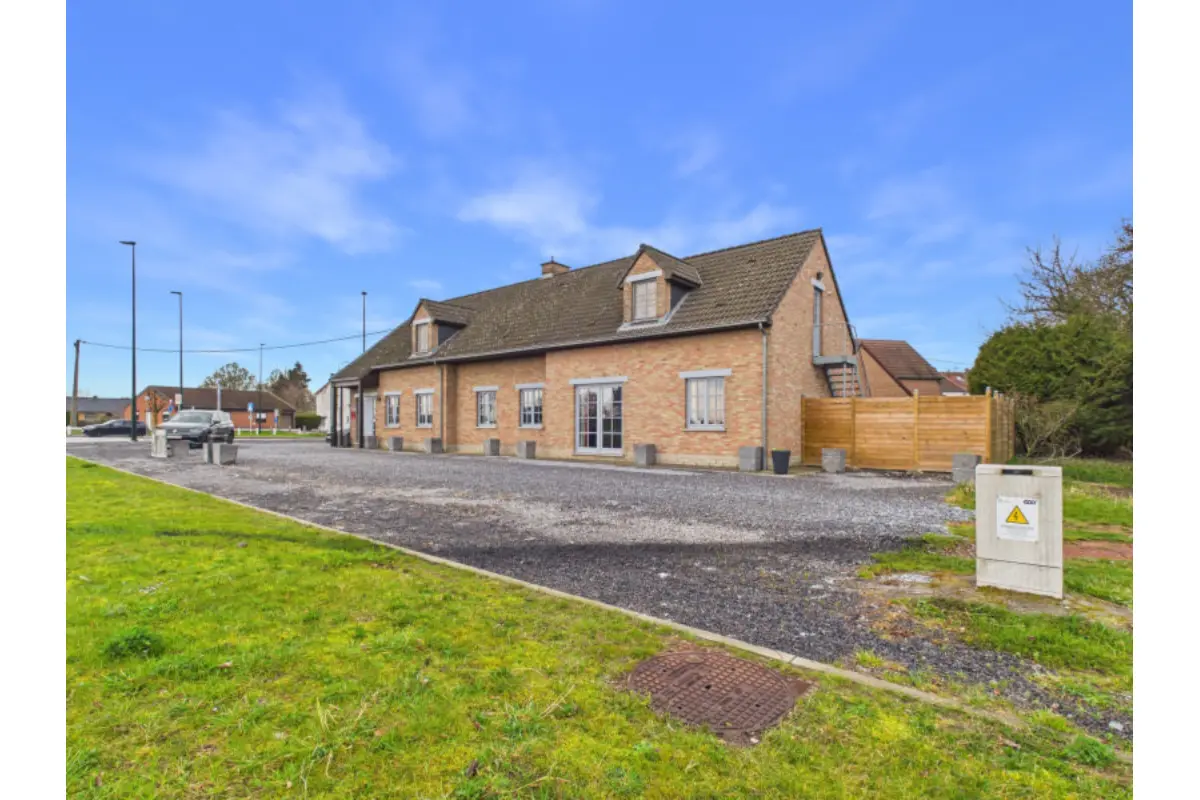 Commerce à  à Waremme 4300 485000.00€ 2 chambres 285.00m² - annonce 724868