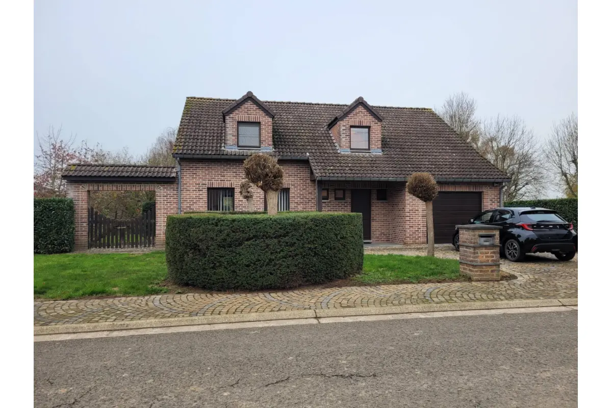 Maison à vendre à Bovenistier 4300 450000.00€ 3 chambres m² - annonce 733777