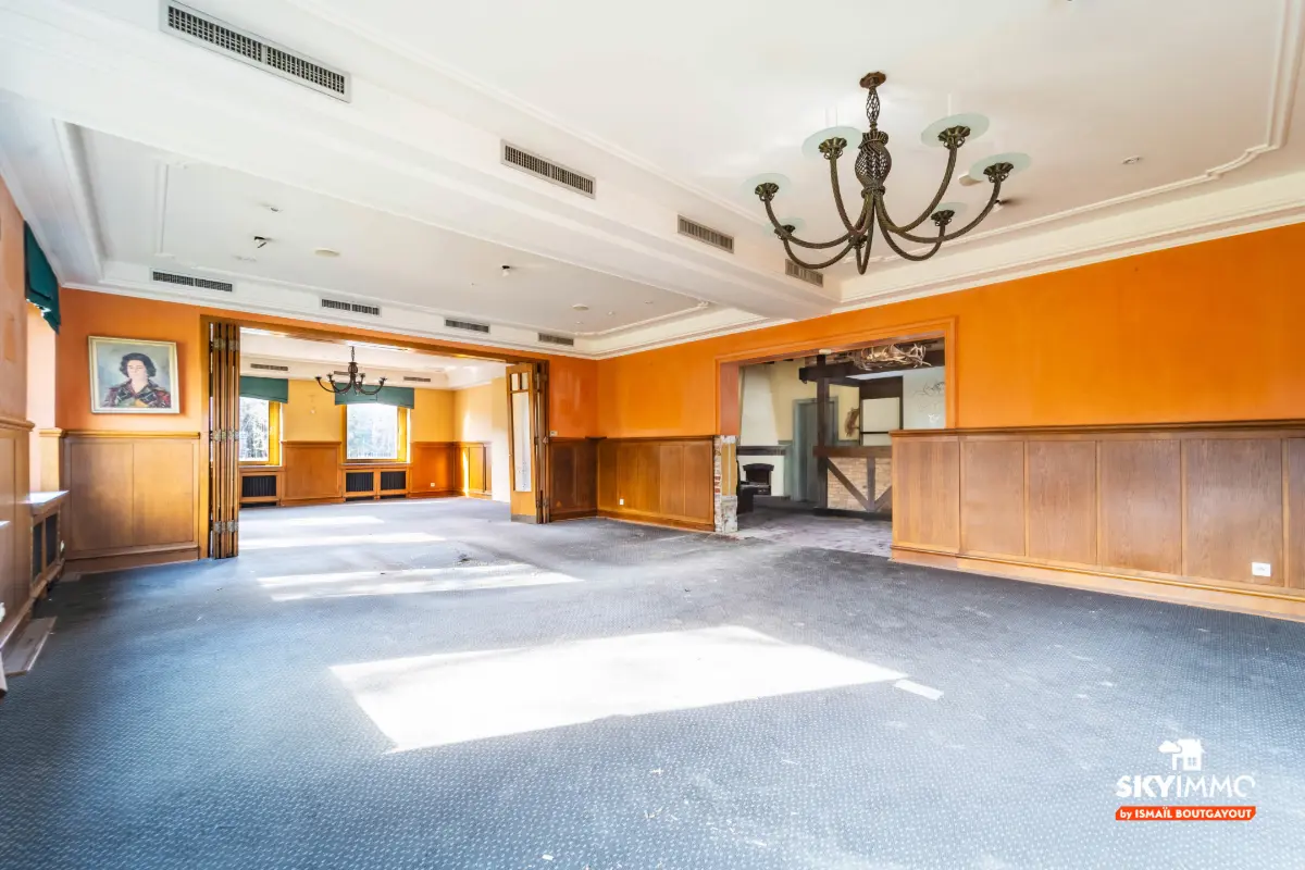 Commerce à  à Asse 1730 2000.00€  chambres 275.00m² - annonce 735920