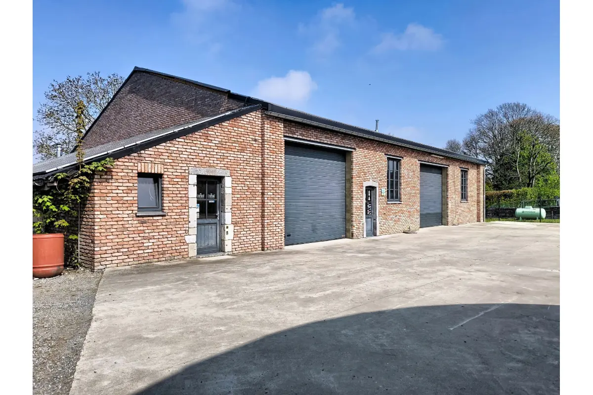 Commerce à louer à Couthuin 4218 2200.00€  chambres 426.00m² - annonce 740306