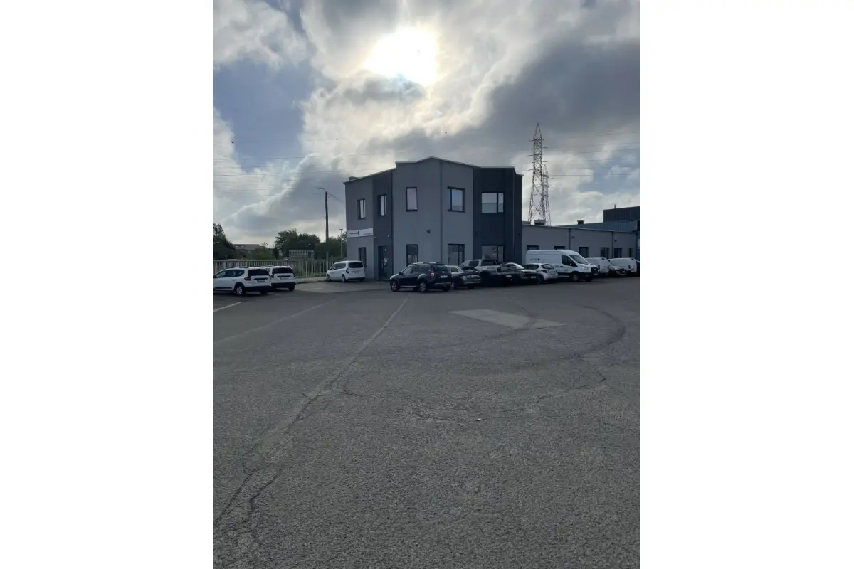 Commerce à louer à Ans 4430 5200.00€ 0 chambres m² - annonce 743088