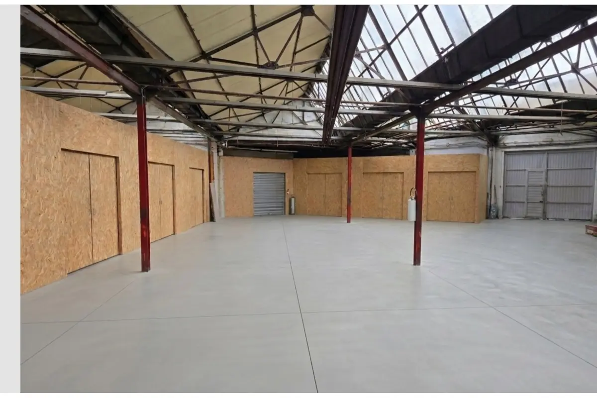 Commerce à louer à Blégny 4670 350.00€ 0 chambres m² - annonce 744439