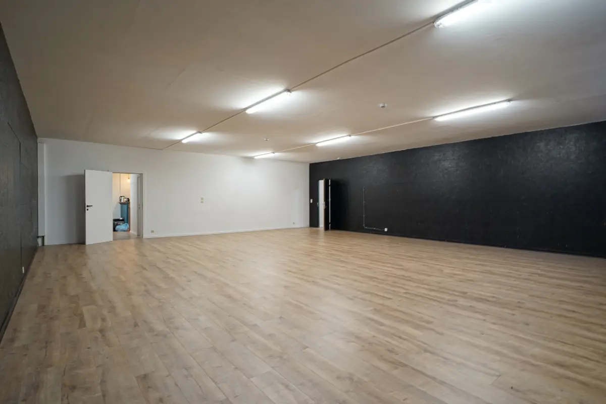 Commerce à louer à Huy 4500 900.00€  chambres 165.00m² - annonce 747231