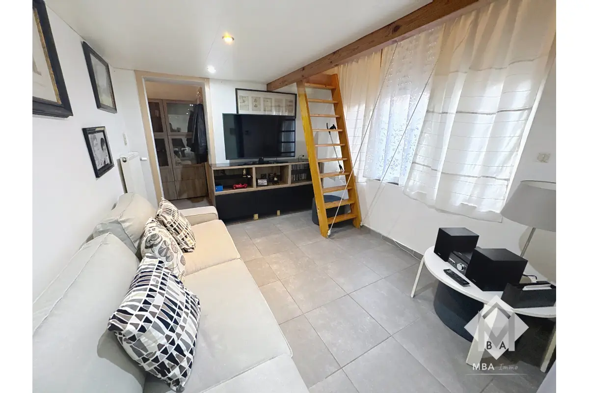 Appartement à vendre à Jemeppe-sur-Meuse 4101 135000.00€ 1 chambres m² - annonce 747783