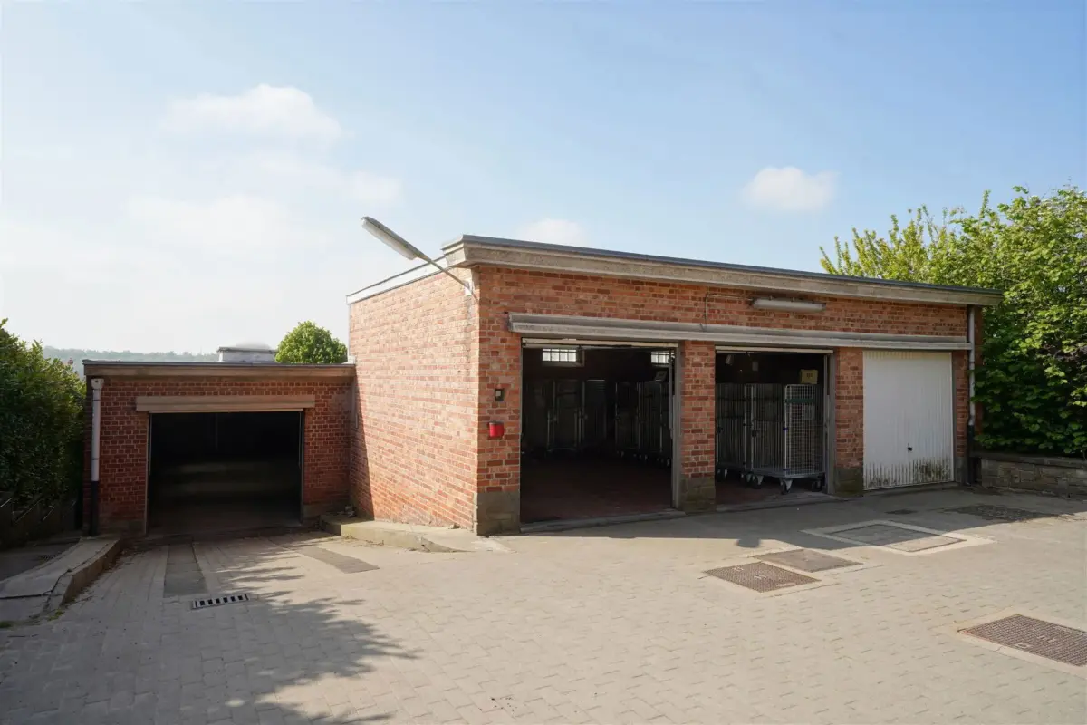 Parking / garage à louer à Marchin 4570 550.00€  chambres m² - annonce 750932
