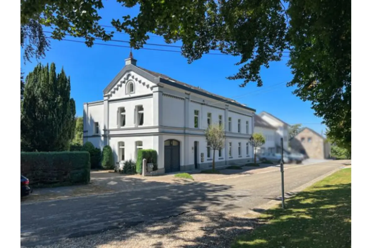 Maison à vendre à Walhorn 4711 495000.00€ 9 chambres 364.00m² - annonce 757787