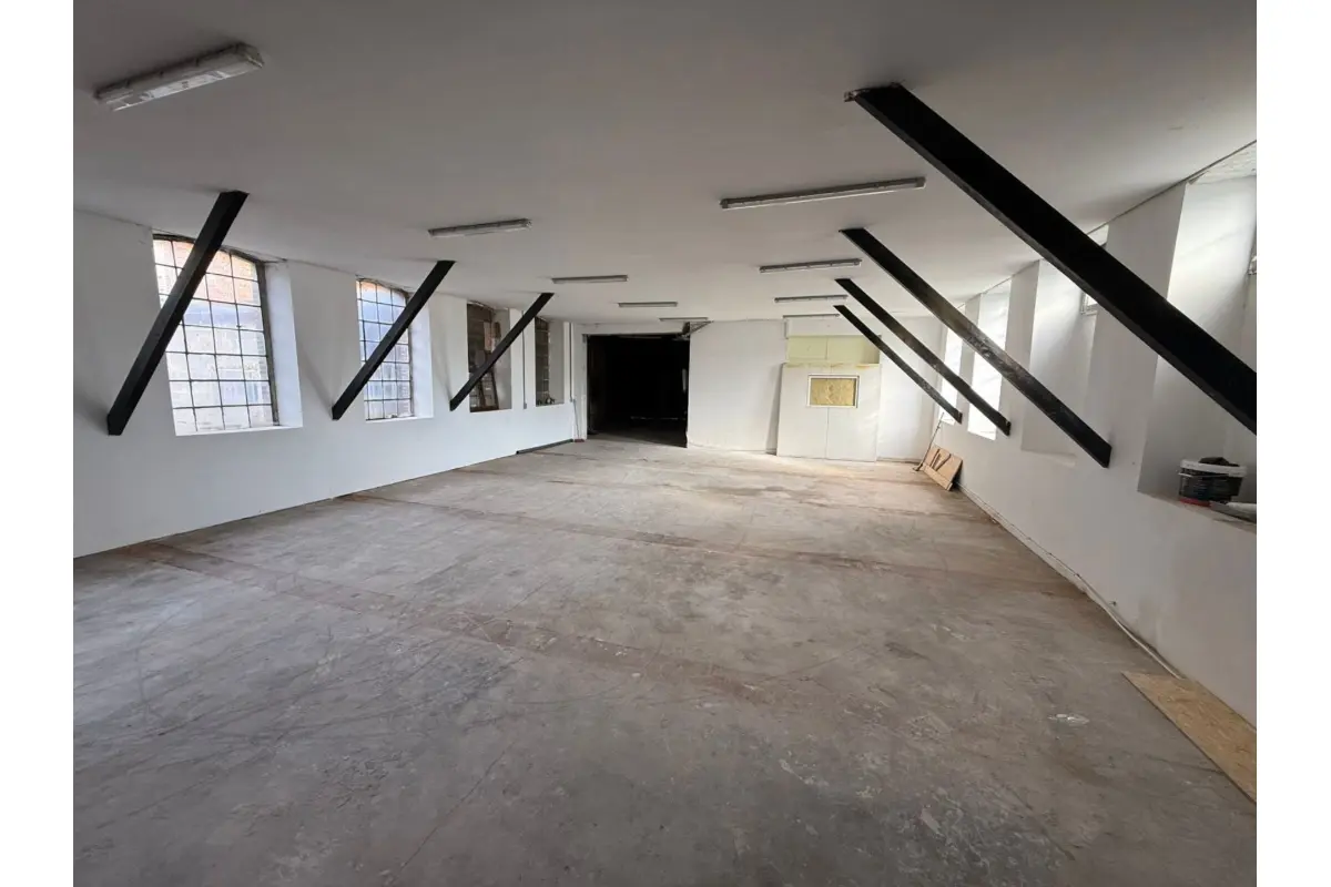 Commerce à louer à Dison 4820 900.00€  chambres 365.00m² - annonce 758200